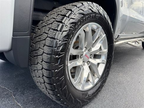 Used 2021 GMC Sierra 1500 SLT w/ SLT Premium Plus Package AWD/4WD image 13