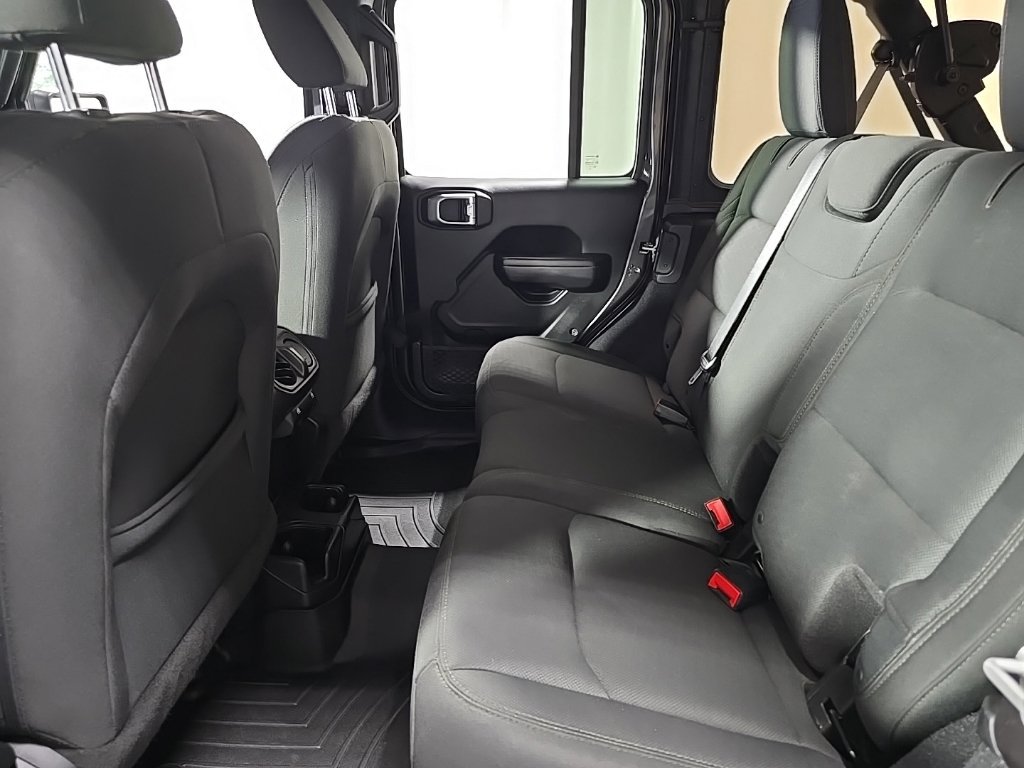 Used 2018 Jeep Wrangler Unlimited Sport AWD/4WD image 26