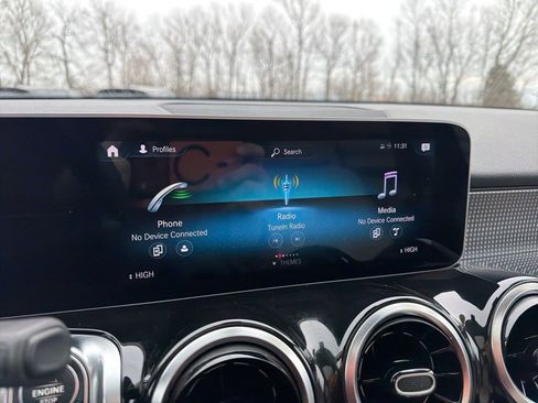 Used 2020 Mercedes-Benz GLB 250 4MATIC image 32