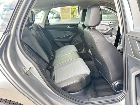 Used 2025 Volkswagen Jetta SE image 25