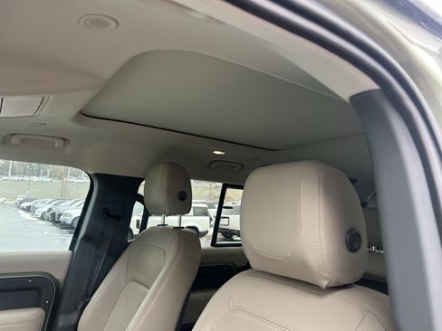 Used 2022 Land Rover Defender 110 S image 19