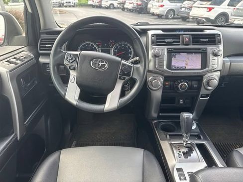Used 2017 Toyota 4Runner SR5 Premium AWD/4WD image 10