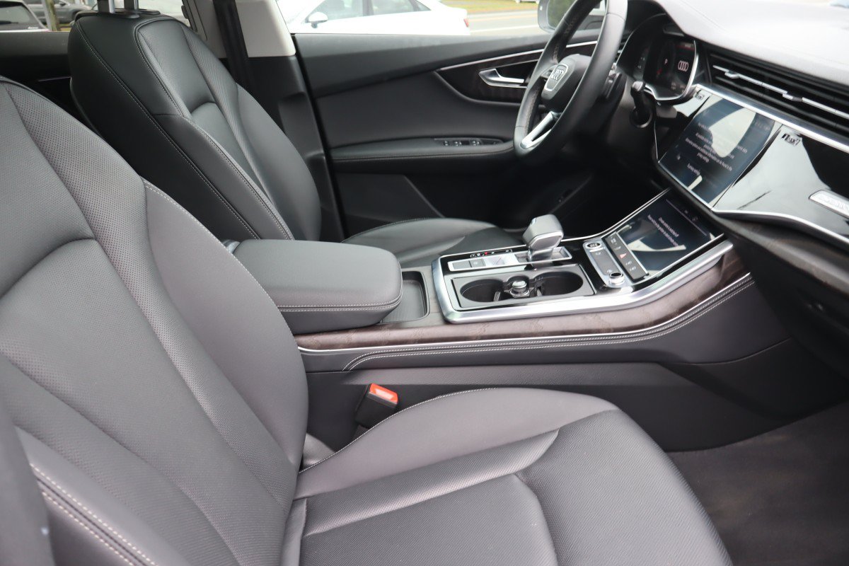 Used 2023 Audi Q8 Premium Plus AWD/4WD image 22