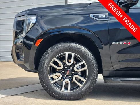 Used 2024 GMC Yukon AT4 w/ Technology Package AWD/4WD image 8