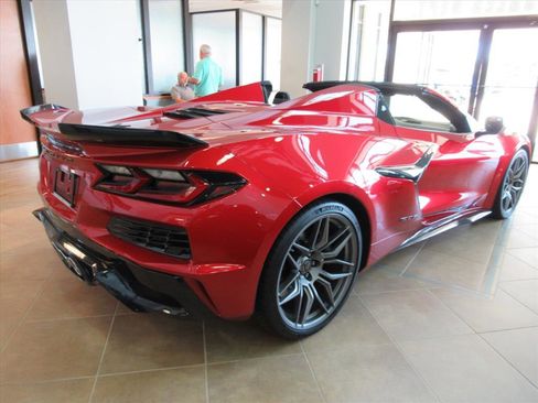Used 2025 Chevrolet Corvette Z06 image 7