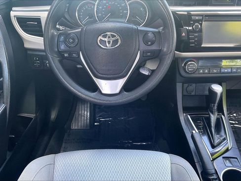 Used 2016 Toyota Corolla LE FWD image 8