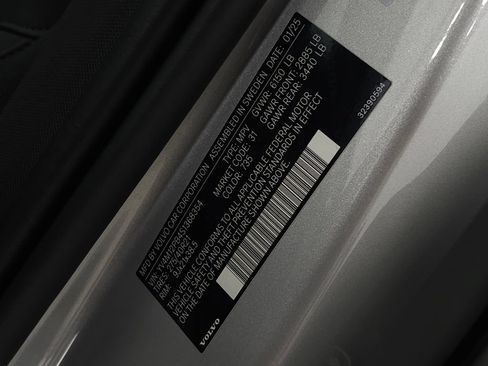 Certified 2025 Volvo XC90 B5 Plus AWD/4WD image 39
