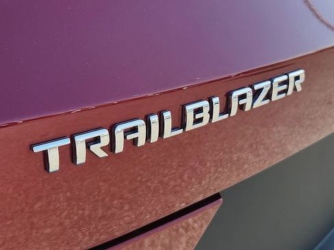 Certified 2024 Chevrolet TrailBlazer LT w/ LT Cold Weather Package FWD image 30