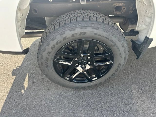 Used 2023 Chevrolet Silverado 1500 Custom Trail Boss AWD/4WD image 21