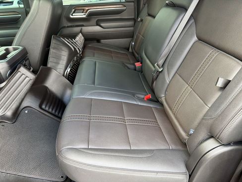 Used 2024 Chevrolet Silverado 2500 High Country w/ High Country Premium Package AWD/4WD image 27