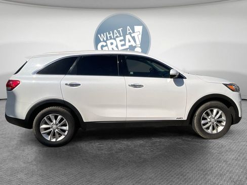 Used 2016 Kia Sorento LX w/ LX Convenience Package image 2