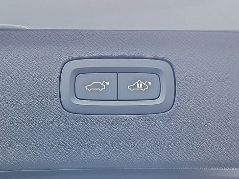 New 2026 Volvo XC90 B6 Plus w/ Protection Package Premier image 13