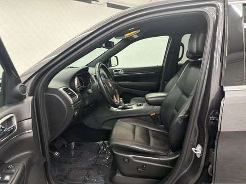 Used 2018 Jeep Grand Cherokee Limited image 9