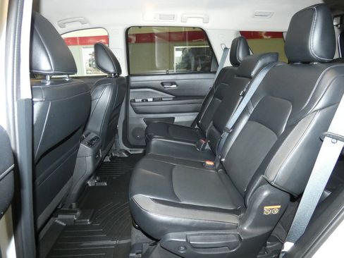 Used 2022 Nissan Pathfinder SL image 21