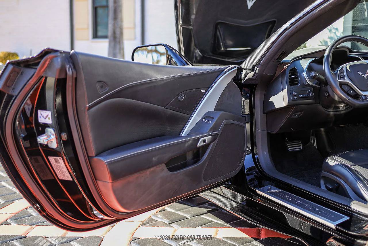 Used 2019 Chevrolet Corvette Z06 RWD image 11