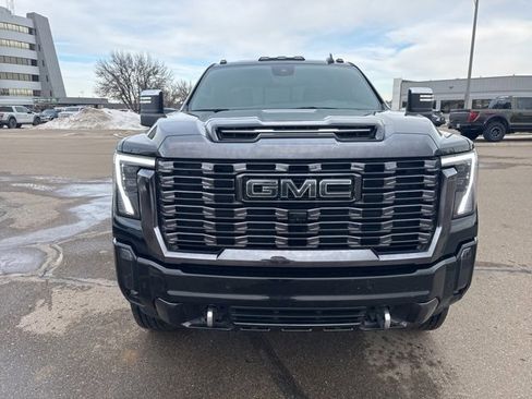 Used 2024 GMC Sierra 3500 Denali Ultimate image 4