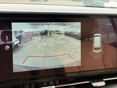 Used 2023 Kia Carnival EX FWD image 15