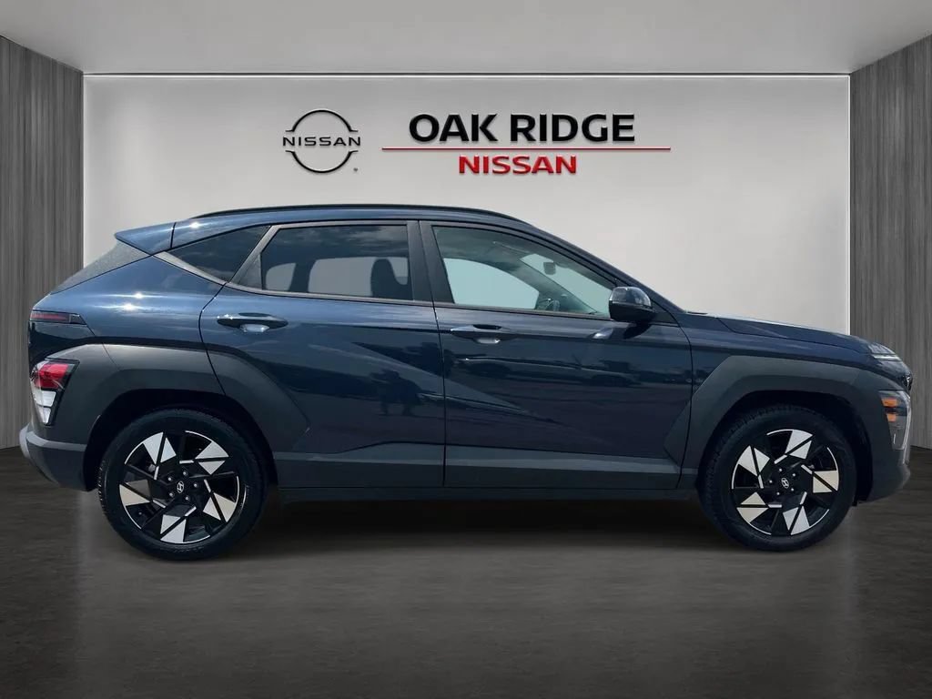 Used 2024 Hyundai Kona SEL FWD image 2