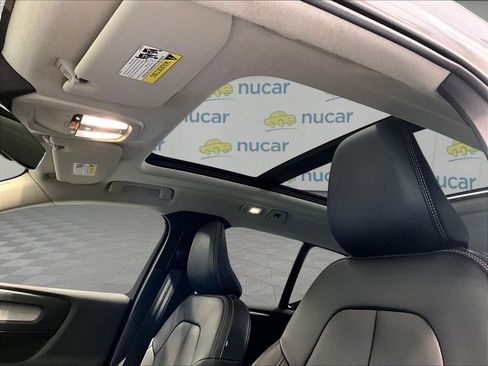 Used 2025 Volvo XC40 B5 Plus image 20