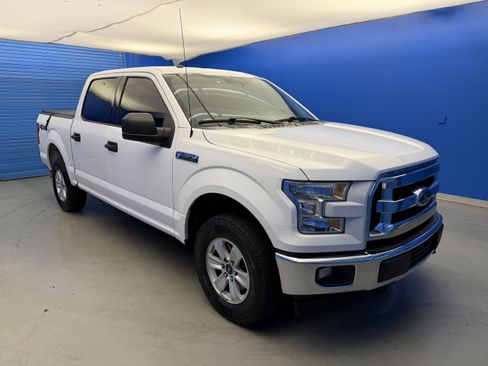 Used 2017 Ford F150 XLT AWD/4WD image 2