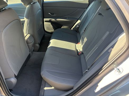 Used 2025 Hyundai Elantra SEL image 22