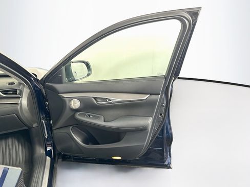 Used 2023 INFINITI QX50 Luxe w/ Accent Package FWD image 34