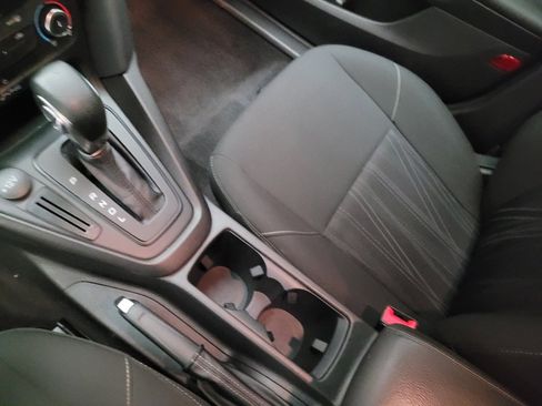 Used 2018 Ford Focus SE image 26