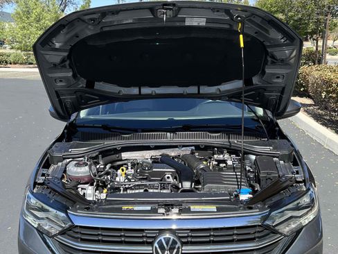 Used 2023 Volkswagen Jetta SE w/ Panoramic Sunroof Package FWD image 19