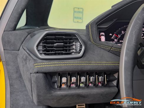 Used 2022 Lamborghini Huracan STO RWD image 20
