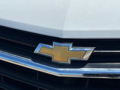Used 2019 Chevrolet Equinox LS FWD image 13