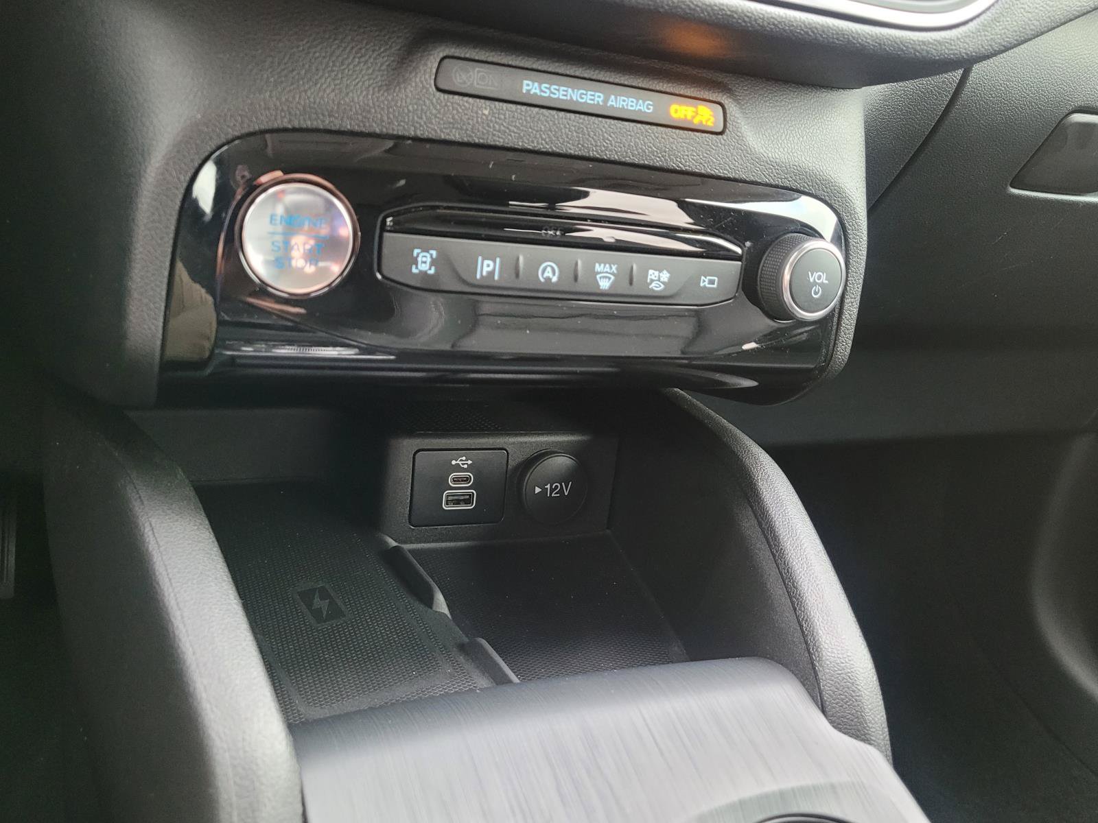 Used 2024 Ford Escape Platinum AWD/4WD image 15