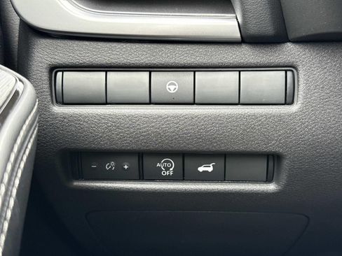 New 2026 Nissan Rogue SV AWD/4WD image 18