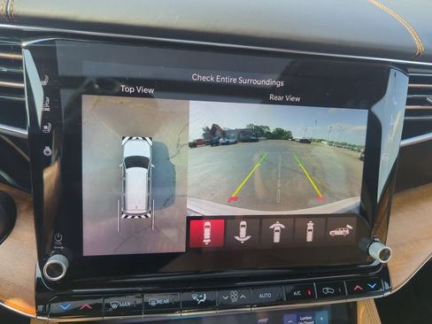 Used 2024 Jeep Grand Wagoneer Series III w/ Rear Seat Video Group 1 AWD/4WD image 12