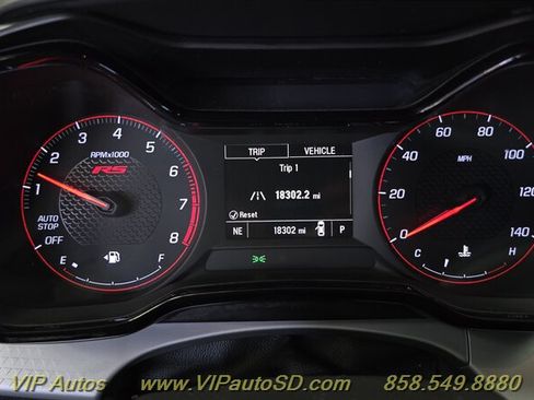 Used 2024 Chevrolet Trax RS w/ Sunroof Package FWD image 22
