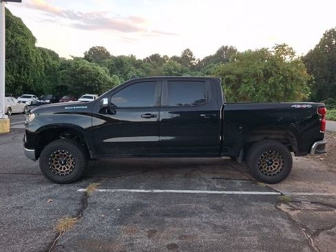 Used 2023 Chevrolet Silverado 1500 LT w/ Protection Package AWD/4WD image 7