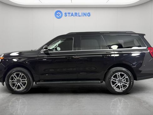 Used 2026 Ford Expedition Active RWD image 3