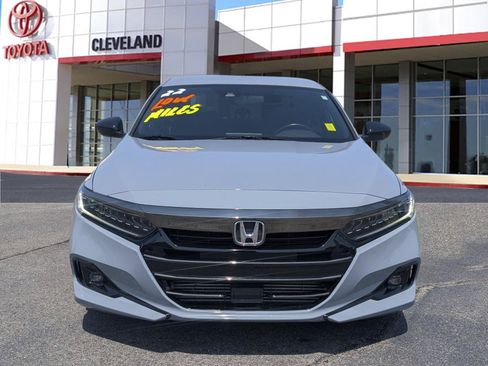 Used 2022 Honda Accord Sport image 4