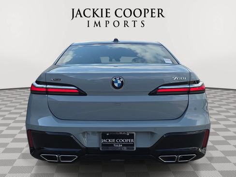 Used 2024 BMW 760i xDrive w/ Premium Package AWD/4WD image 6
