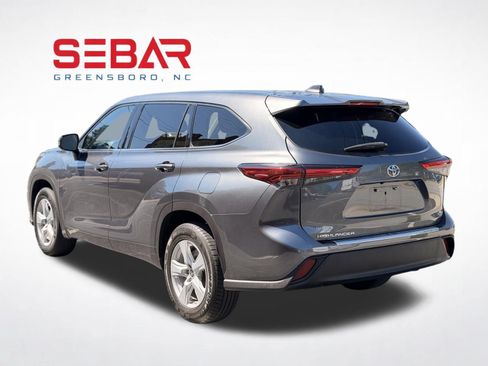 Used 2020 Toyota Highlander L FWD image 8