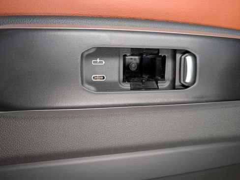 Used 2025 BMW X5 M60i AWD/4WD image 23