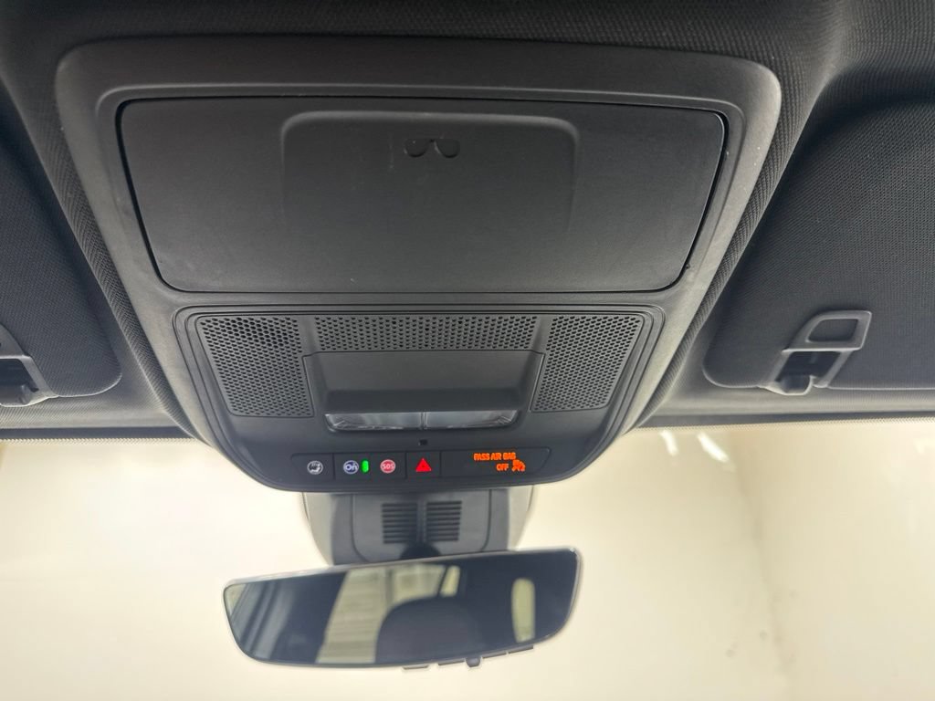 Used 2025 Chevrolet Equinox LT w/ Convenience Package II AWD/4WD image 24