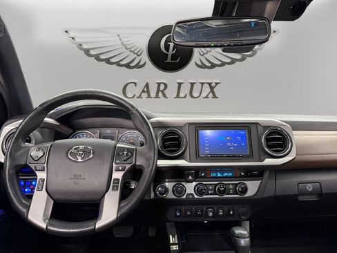 Used 2018 Toyota Tacoma Limited AWD/4WD image 10