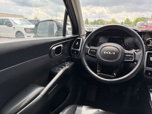 Used 2023 Kia Sorento EX AWD/4WD image 21