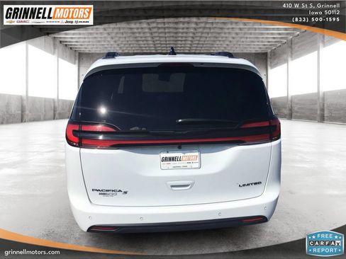 Used 2026 Chrysler Pacifica Limited w/ S Appearance Package FWD image 6