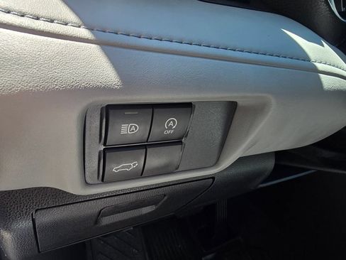 Used 2023 Toyota Highlander XLE AWD/4WD image 21