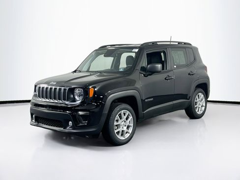 Used 2022 Jeep Renegade Latitude w/ Convenience Group image 1