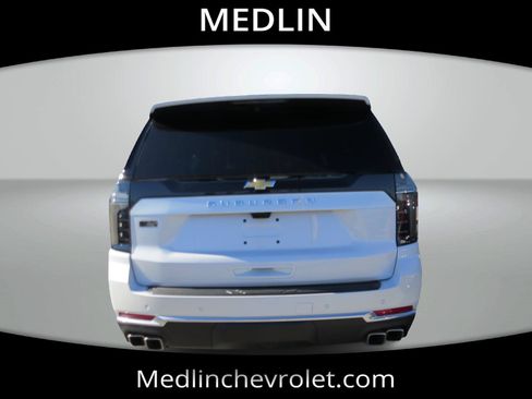 Used 2025 Chevrolet Suburban High Country AWD/4WD image 8