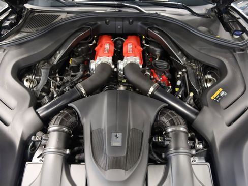 Used 2020 Ferrari Portofino image 38