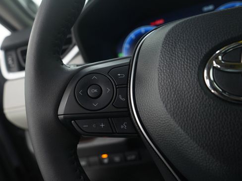 Used 2025 Toyota RAV4 Limited image 27