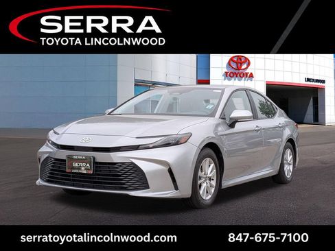 Used 2025 Toyota Camry LE FWD image 1